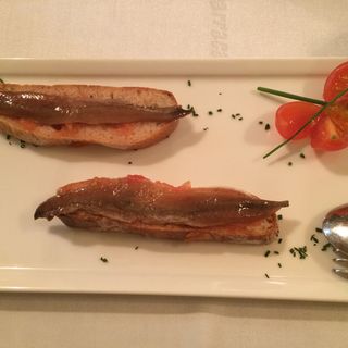 TOSTAD DE ANCHOA CON TOMATE(RESTAURANTE barraca)