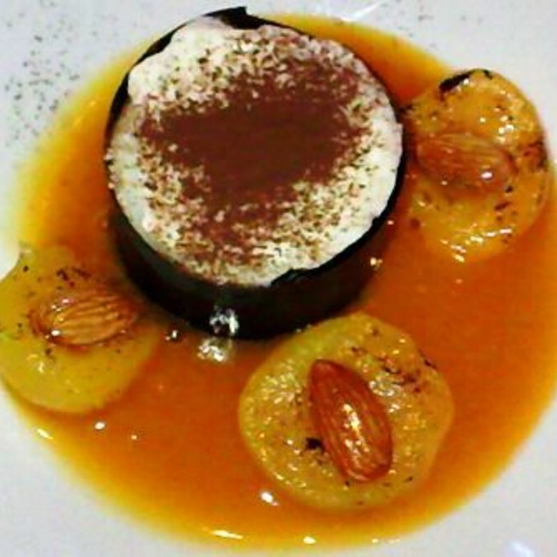 杏ソースのアイスクリーム(BRASSERIE D & SWEETROOM)