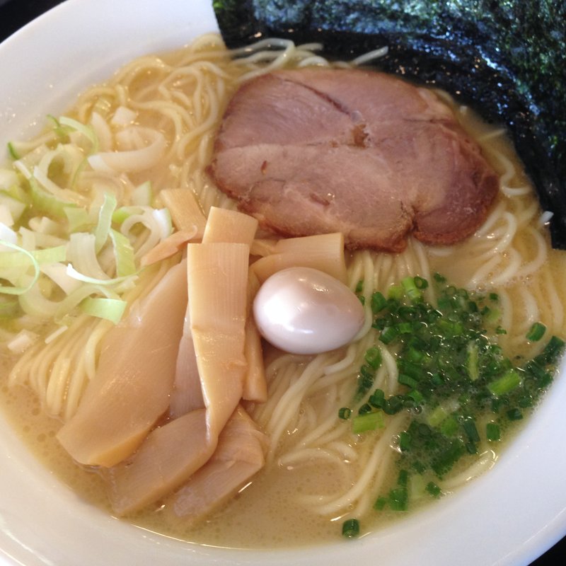 鶏白湯ラーメン大盛り(横浜家系ラーメン　あづま家 郡山店)