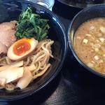 赤つけ麺(横浜家系ラーメン　あづま家 郡山店)