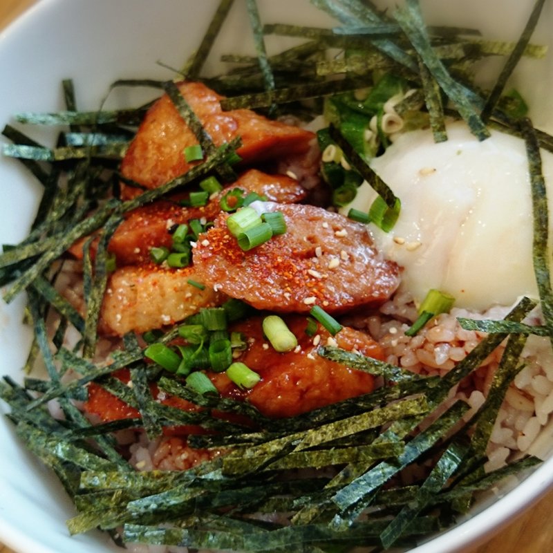 鶏つくねの半熟玉子丼(カフェ ソラーレ 海浜幕張駅店 （CAFFE SOLARE）)