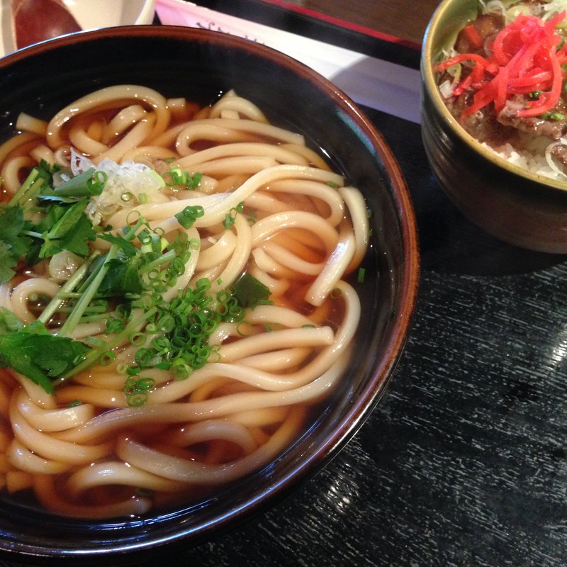 うどんとミニステーキ丼(わたや )