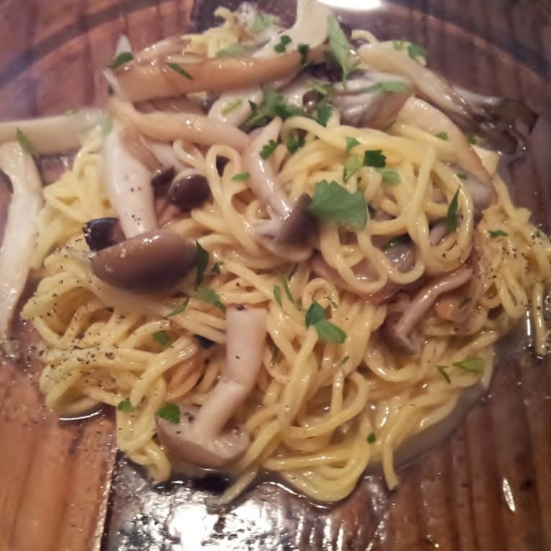 キノコのアーリオオーリオ(ピタッティ （Pitatti）)