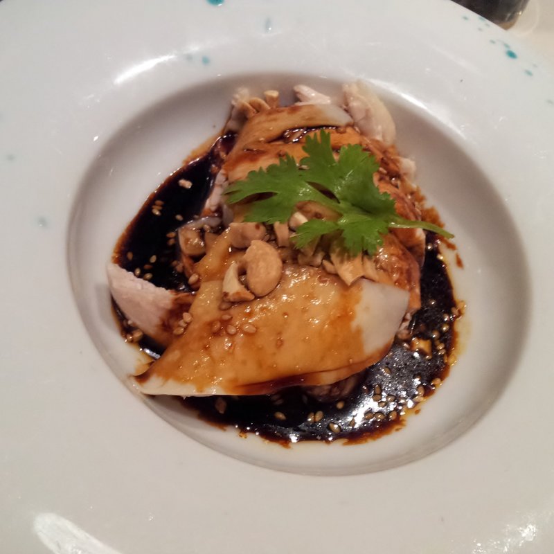 よだれが出るほど美味しい“よだれ鶏” (墨花居 成城コルティ店)