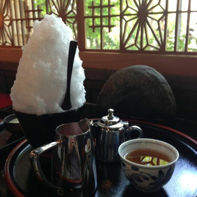 カキ氷 苺ミルク(阿左美冷蔵 金崎本店)