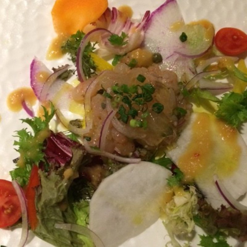 エビのタルタル(トラットリア　クアルト )