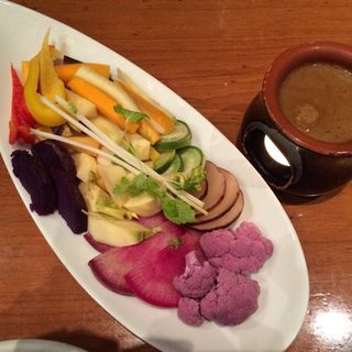 厳選野菜のバーニャカウダ(PIZZA SALVATORE CUOMO & BAR 新宿)