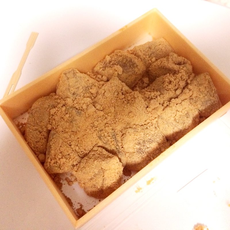 わらびもち(三ッ巴菓舗)