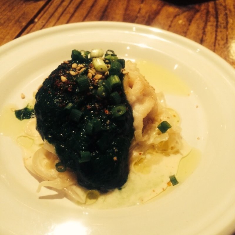 白子のムニエル、白菜のクリーム煮添え、春菊ソース(オー・ペシェ・グルマン)