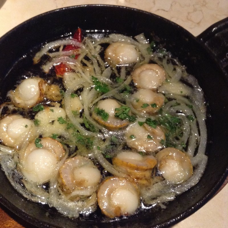 ホタテのアヒージョ(ビアカフェ ブルッグスゾット日本橋 コレド室町2店)