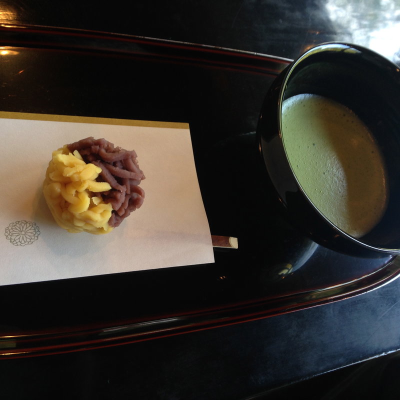 抹茶と季節の和菓子(和楽亭 （ワラクテイ）)