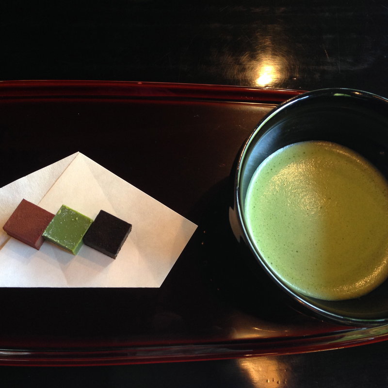 お抹茶と生チョコレート(和楽亭 （ワラクテイ）)