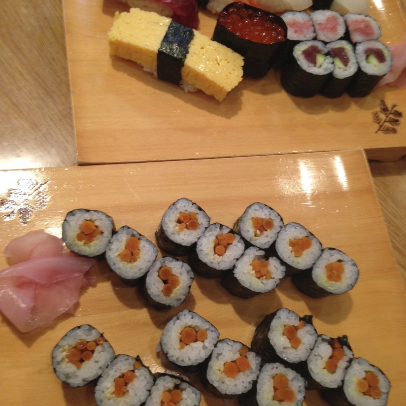 にぎりと牛蒡巻き(菊寿し)