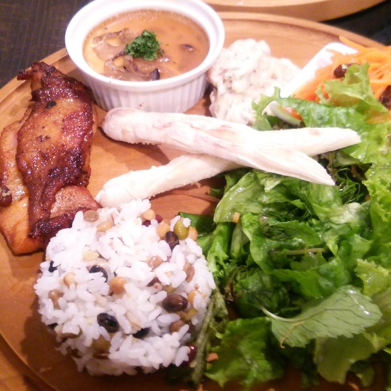 サラダランチ(八重洲ワイン倶楽部)