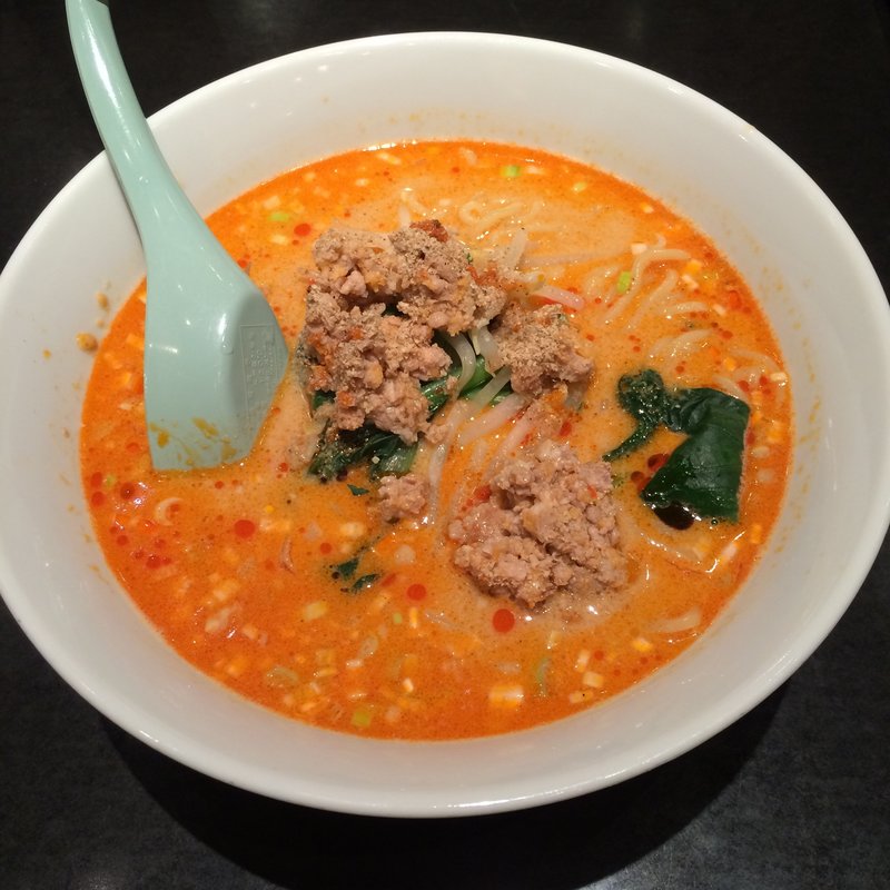 White Tan Tan Noodles(中華料理と美味しいお酒 絲綢路 （シルクロード）)