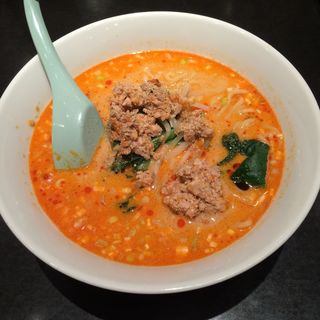 White Tan Tan Noodles(中華料理と美味しいお酒 絲綢路 （シルクロード）)