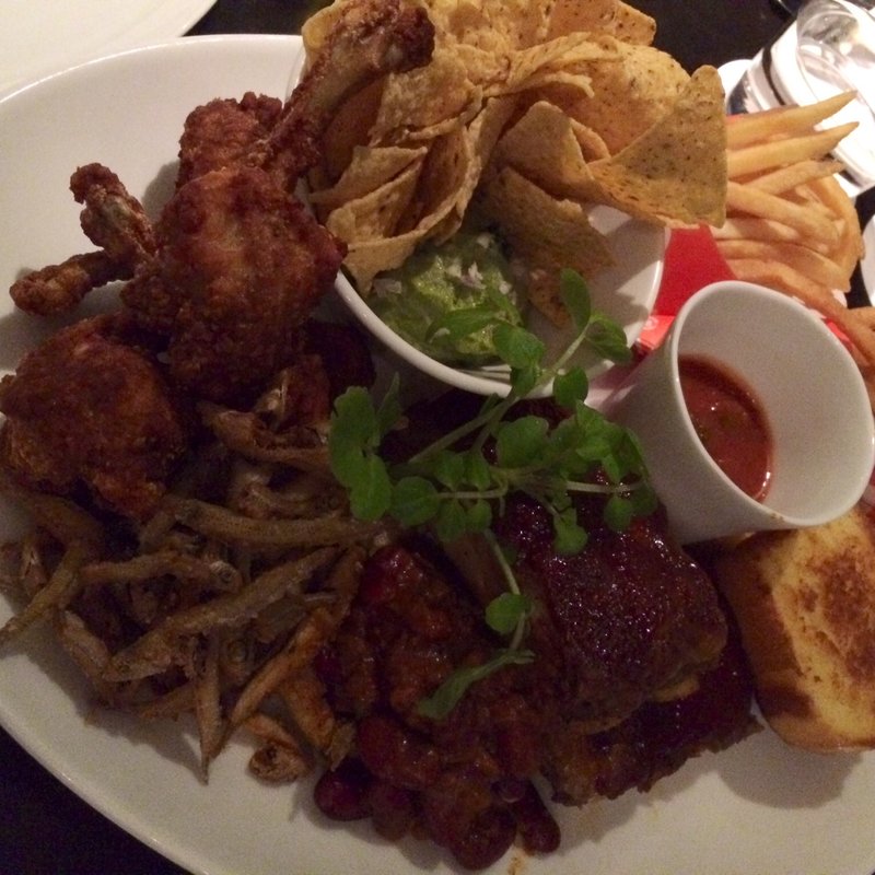 BBQ PLATE SET（フリードリンク付き）(THE COSMOPOLITAN GRILL BAR TERRACE)