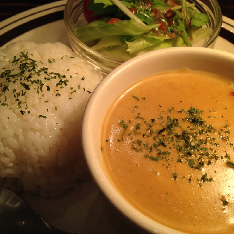 とり肉とココナッツミルクのイエローカレー(金魚カフェ)