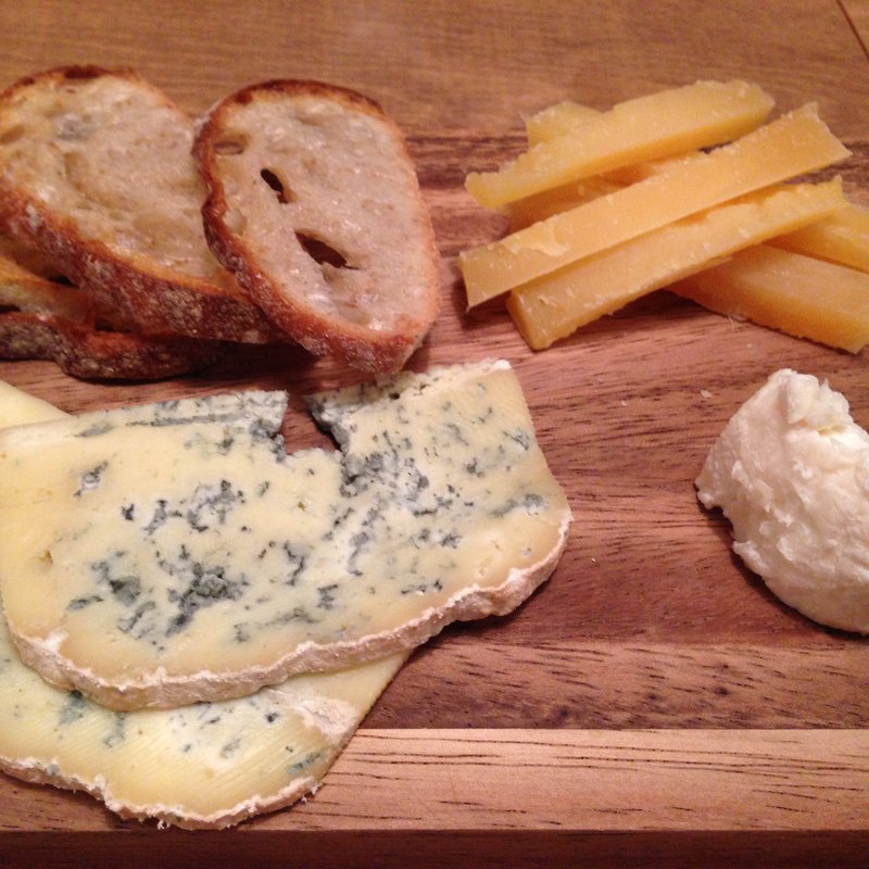 チーズ盛り合わせ(フジマル （FUJIMARU）)