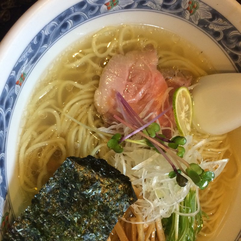 豊穣精湯塩ラーメン(麺処 夏海 )