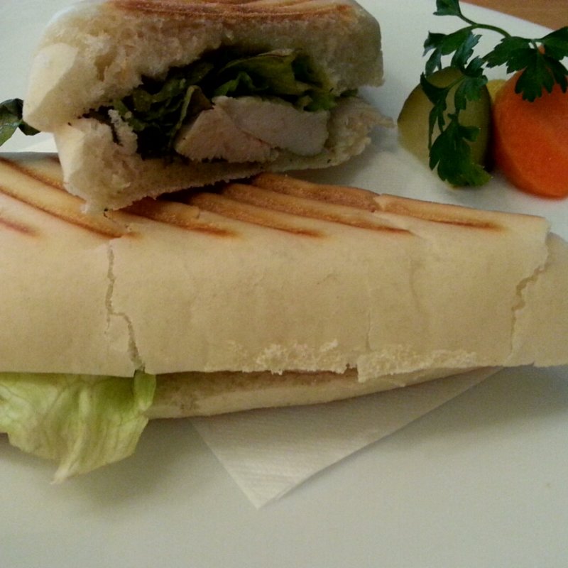 パニーニ チキンバジル(ビアンキカフェ＆サイクルズ （Bianchi Cafe）)