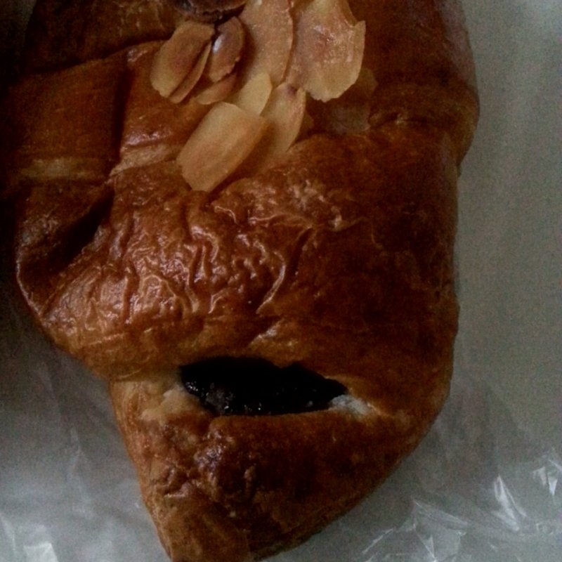 チョコクロワッサン(クロワッサン )