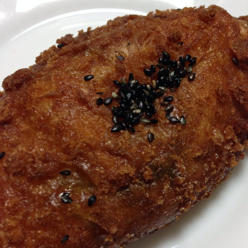 黒カレーパン(幸せの100円パン職人 桂千代原口店 )