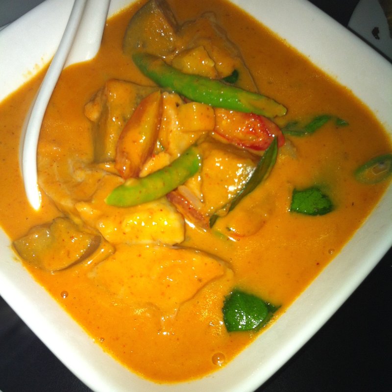 Red Curry Chicken(Lobby Restaurant and Lounge)