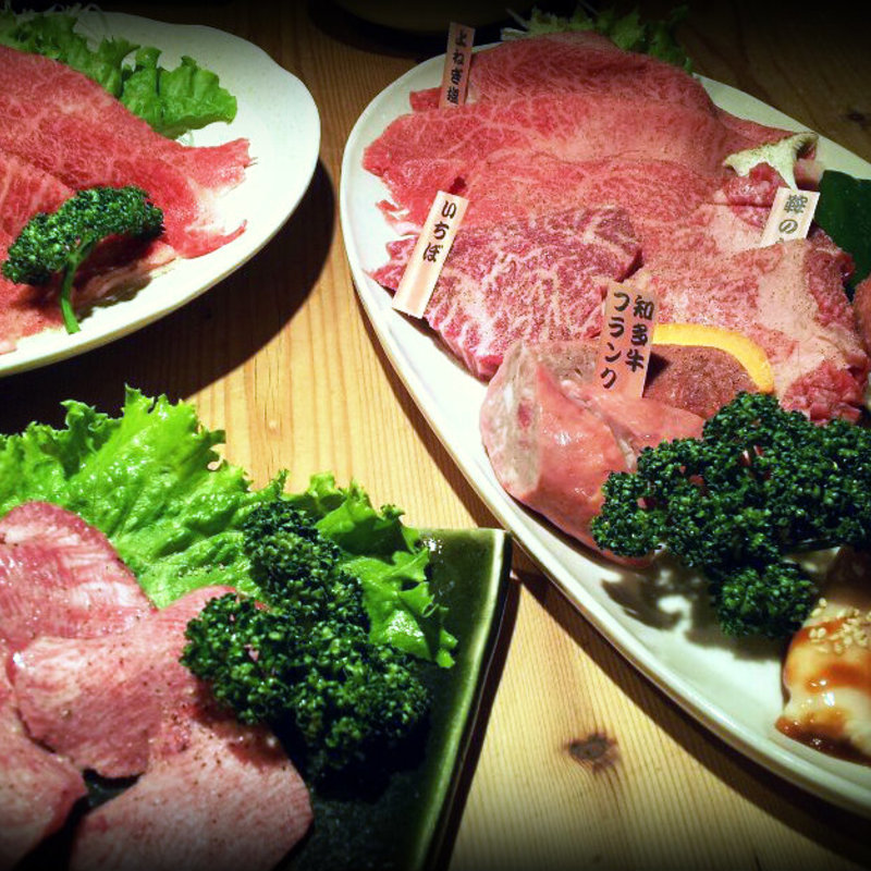 知多牛上味くらべ（一人前）(知多牛溶岩焼 黒牛の里)