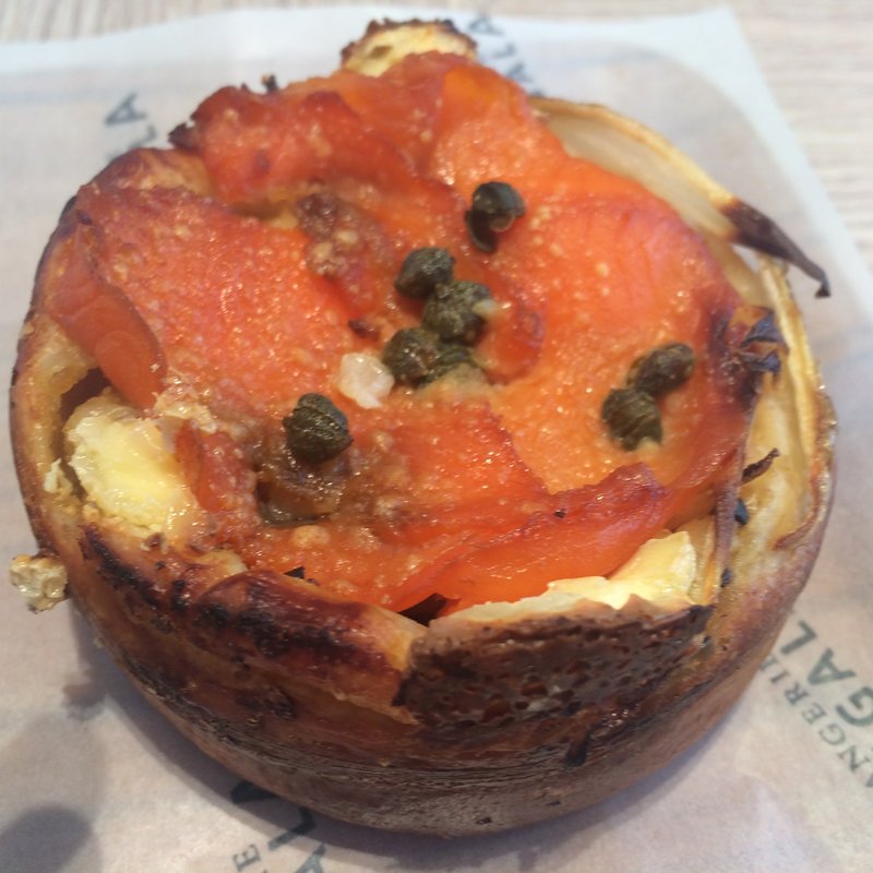 ダノワーズソーモン(danish×danish baked by BURDIGALA)