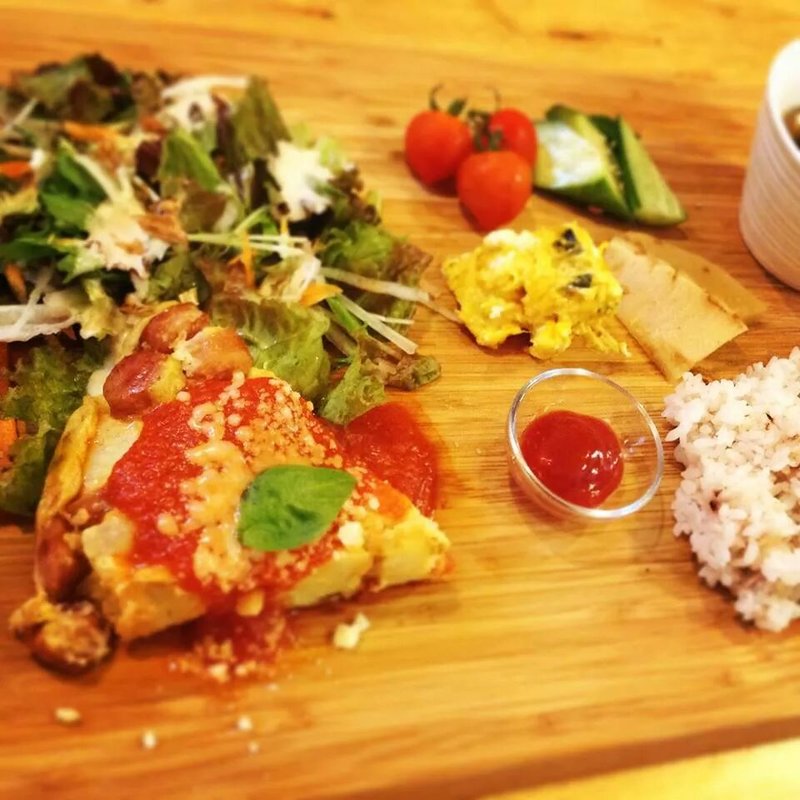 オムレツサラダプレート(昼ごはん夜カフェ)