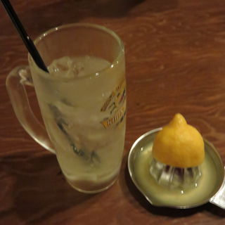 生レモンしぼり酎ハイ(なつかし処　昭和食堂　)