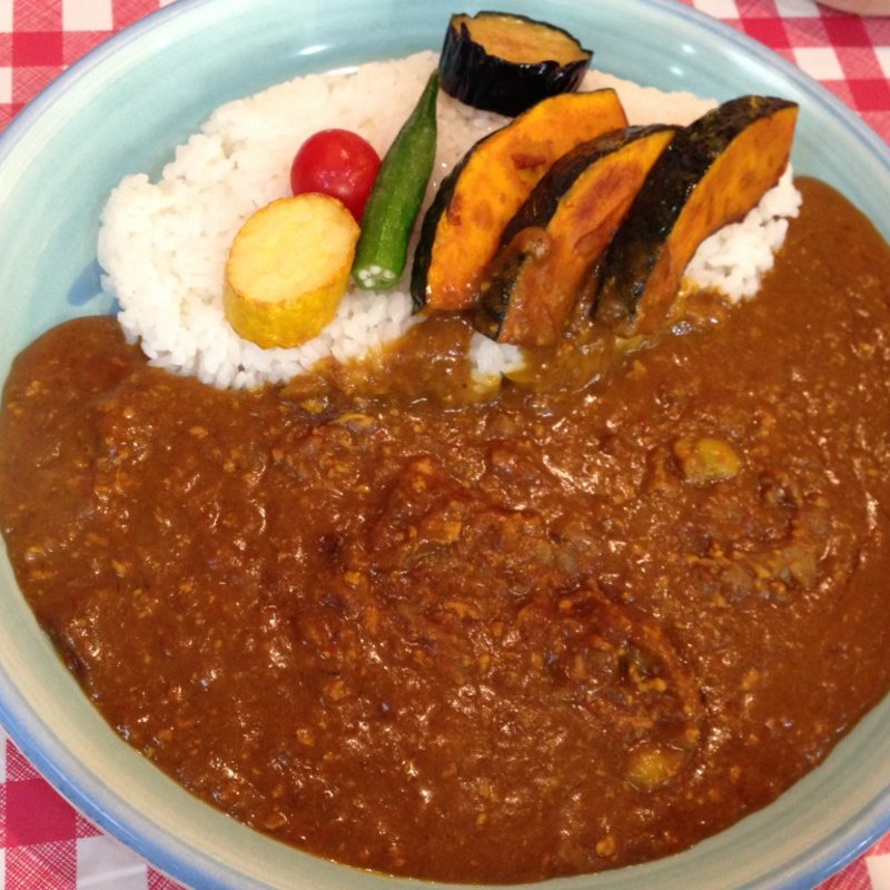 キーマカレー野菜のせ(カレーハウス五番館)