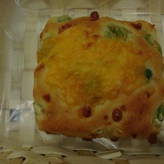 えだ豆チーズパン(ベーカリー＆カフェ ル・パセリ)