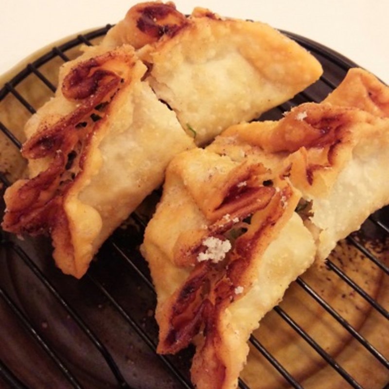 津ぎょうざ（2個）(いたろう )