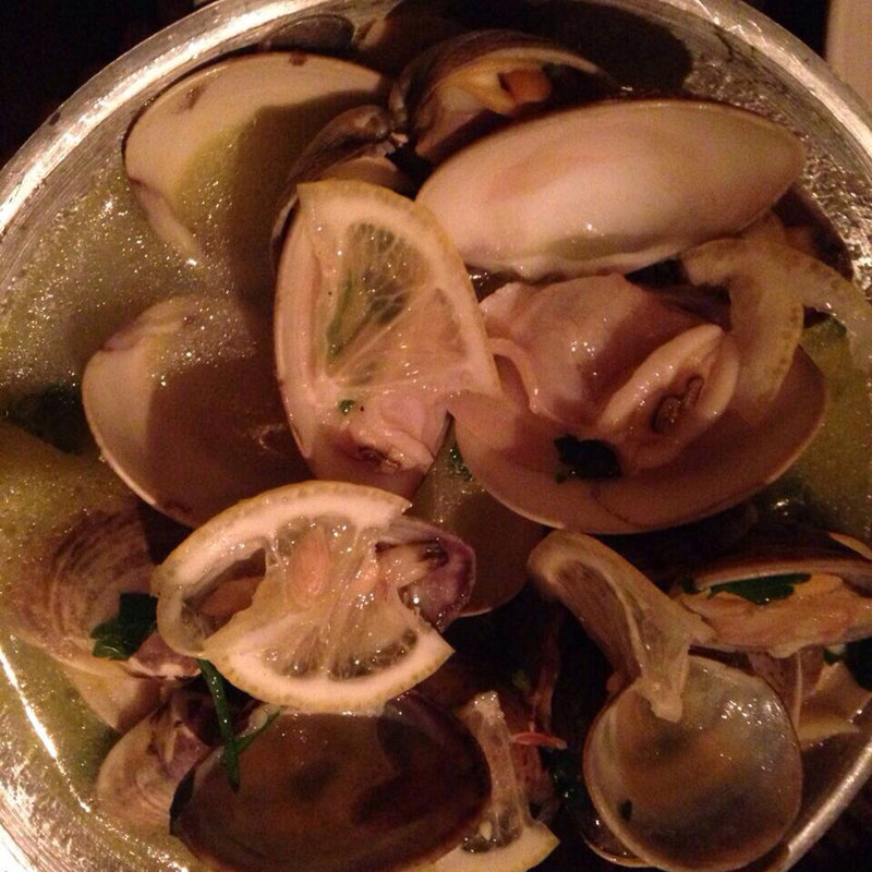 あさりとはまぐりのアルガルヴェ風(マル・デ・クリスチアノ Mar de Cristiano)