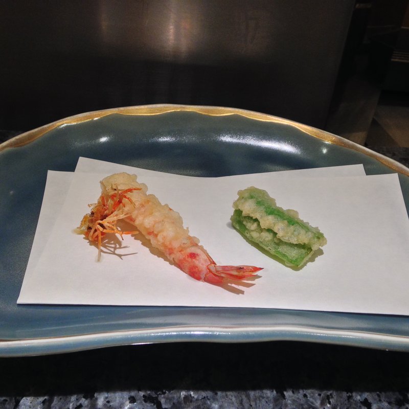 海老とししとうの天ぷら(天ぷら割烹　嵯峨野 （さがの）)