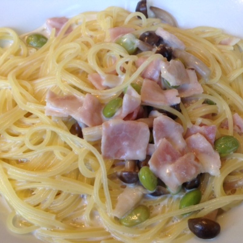 しめじとベーコンのクリームパスタ(ブォナパスタ)