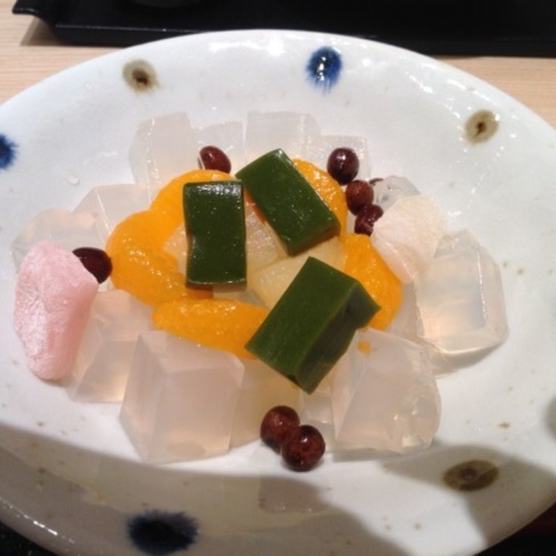 抹茶ゼリー入りみつ豆(かんみこより)