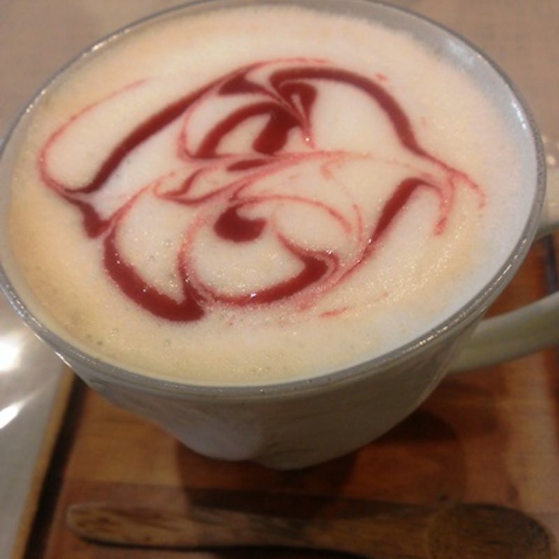 ラズベリー・ラテ(DINING CAFE SONRISA)