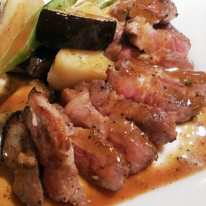 ランチ（パン、スープ、メイン、パン）(イタリア食堂 Ｑ．Ｔ．８)