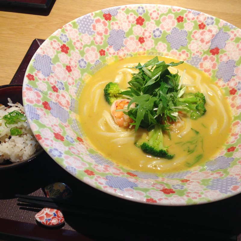 海老とブロッコリーのカレークリームうどん