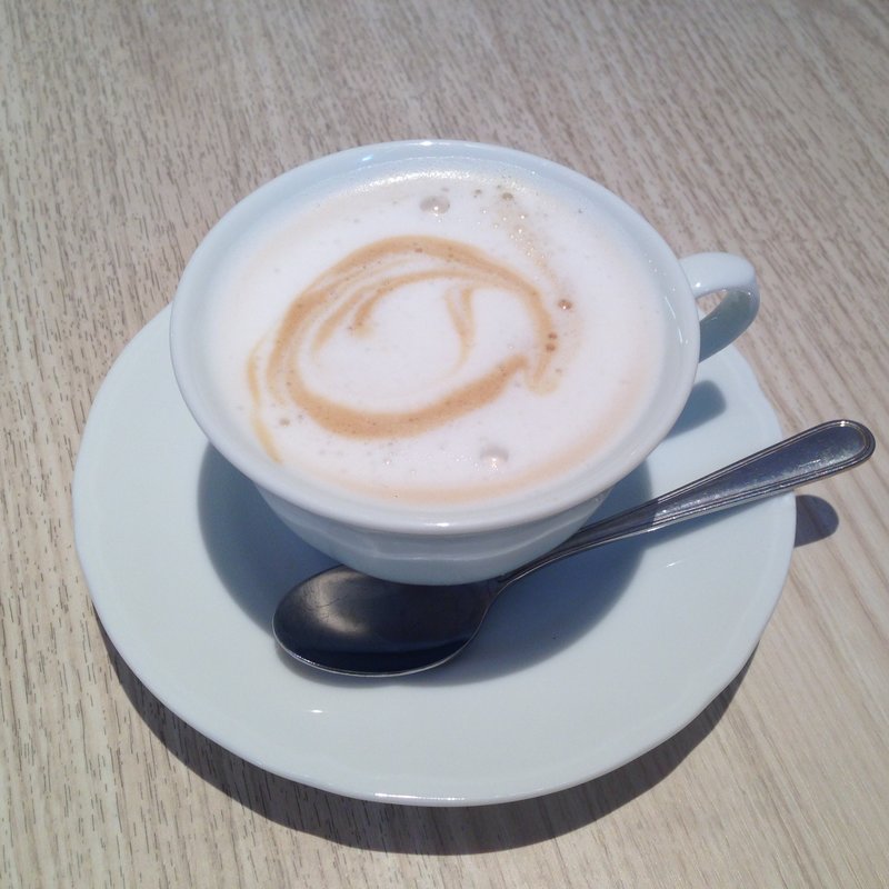 カフェラテ(パンケーキ専門店 Butter 横浜ベイクォーター)