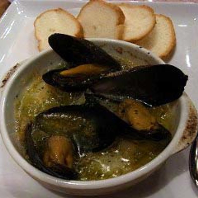 エビとムール貝のアヒージョ(Bar Salu バルザル 天満店)