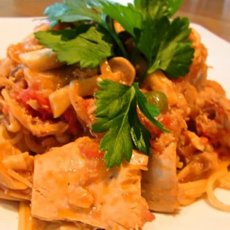 きのことツナのトマトパスタ(きりんカフェ)