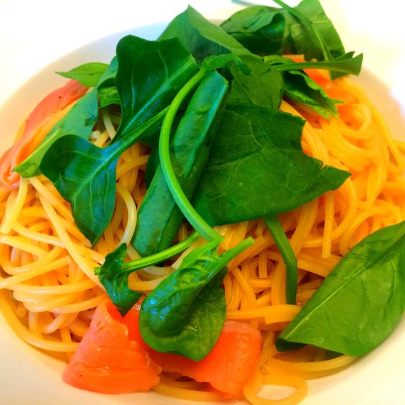 サーモンとほうれん草の和風パスタ(渋谷バール＆ダイン)