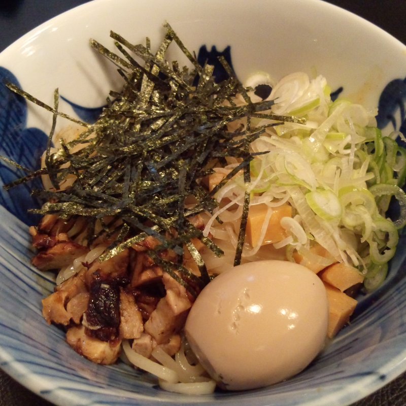 特製汁なし煮干しそば （ 1玉 200g ） ＋ 味付半熟玉子(JIN センター北あいたい店 （じん）)