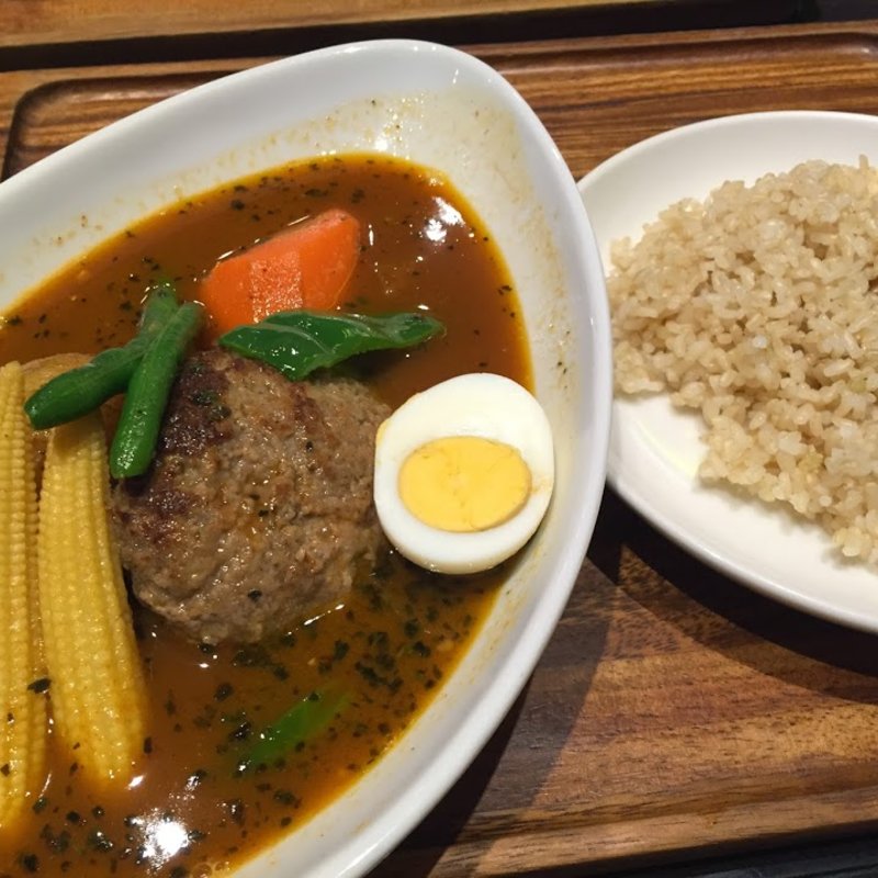 ジューシーハンバーグのスープカレー(カレー食堂 心 さいたま新都心店)