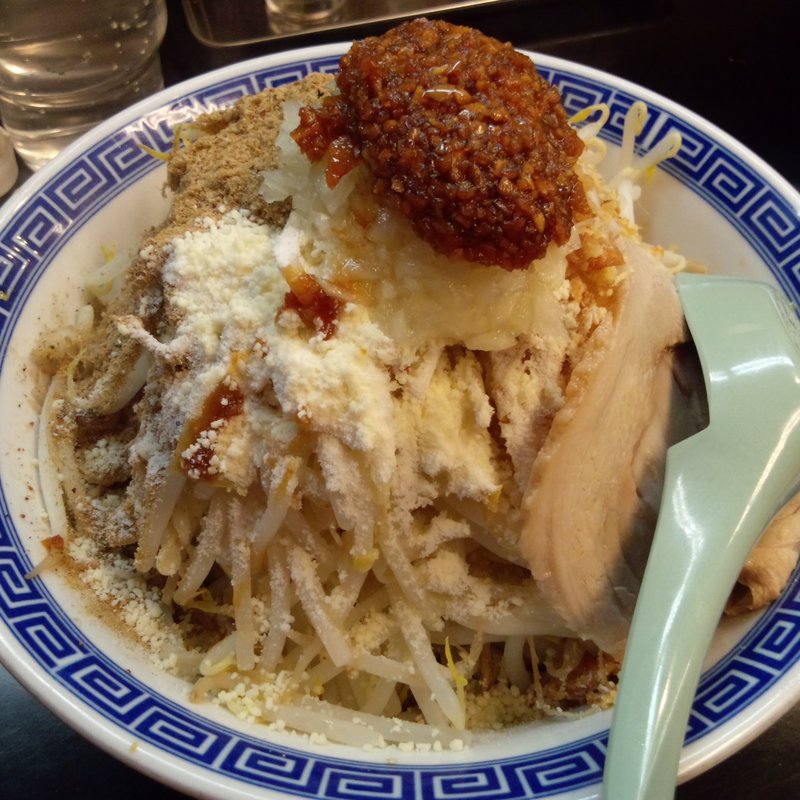 まぜそば（魚粉＋揚げネギ＋チーズ）(らーめん雅狼)