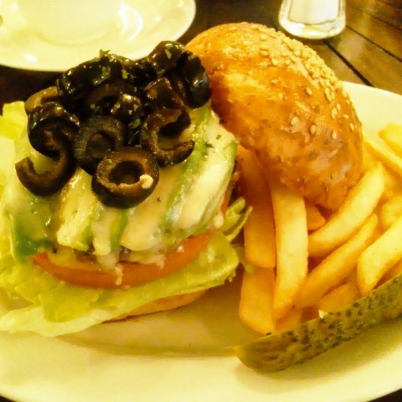 アボカドゴーダオリーブバーガー(ササ （GRILL BURGER CLUB SASA）)